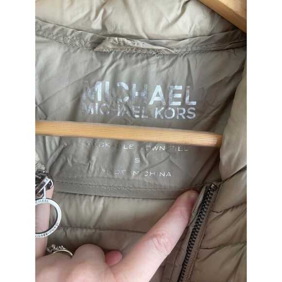 Michael Kors Lightweight Beige Tan Puffer Jacket Small - Picture 4 of 8